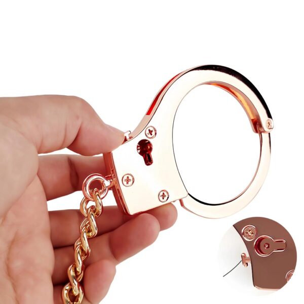 Menottes Érotiques solides et lourdes dotés de clés et d’une ouverture de sécurité